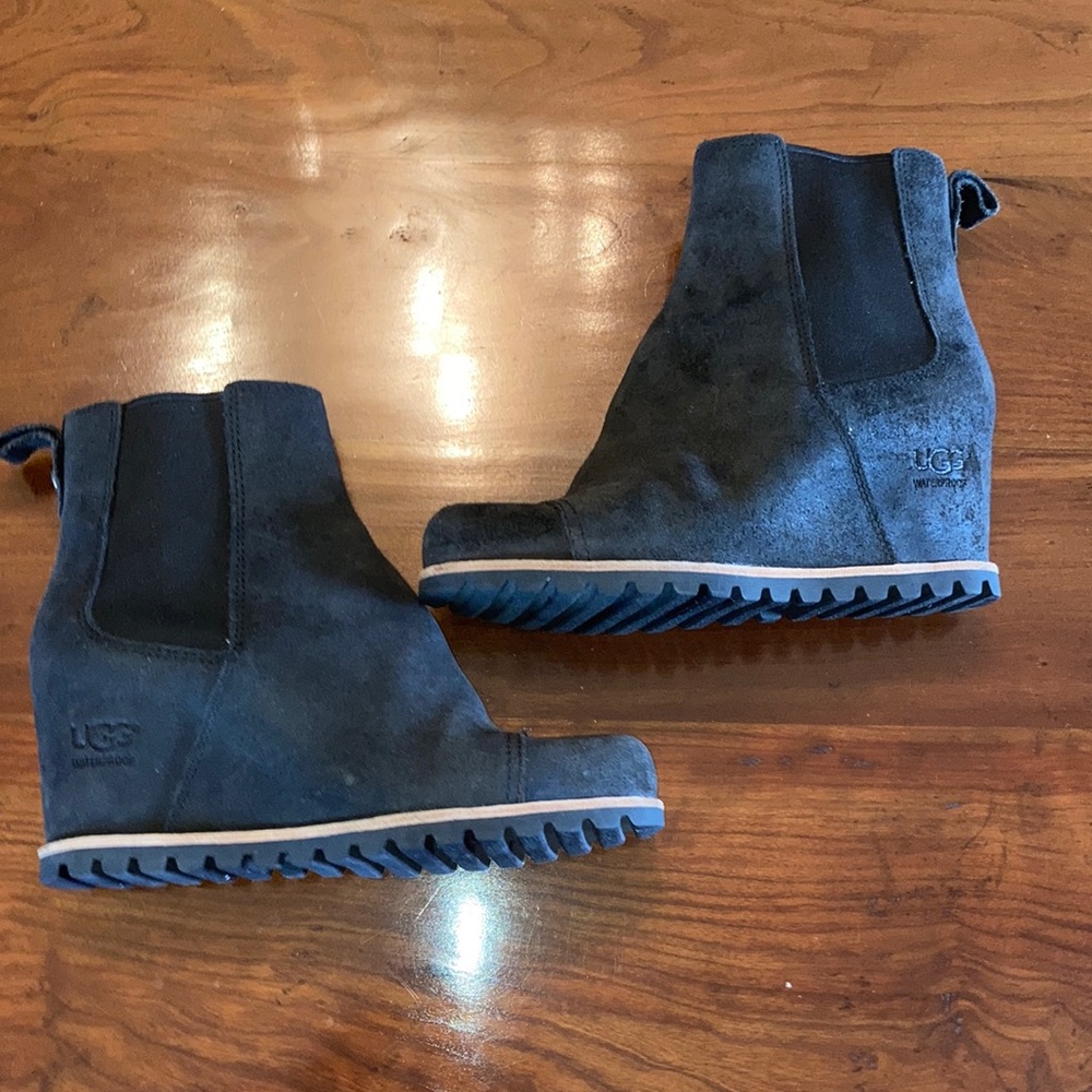 UGG Pax Chelsea Wedge Bootie Suede Dark Brown